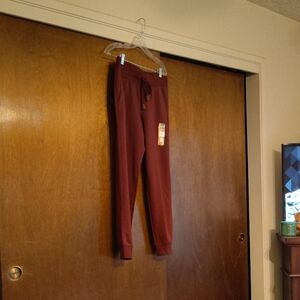 Ladies Joggers that have pockets and wash and dry wonderfully.